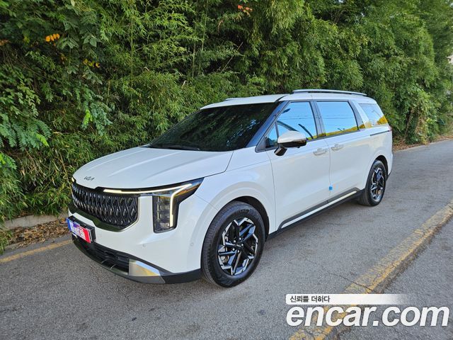 Kia Carnival Diesel 9-Seater Signature — пробег 47 700 км — фото 1 из 5