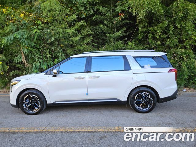 Kia Carnival Diesel 9-Seater Signature — пробег 47 700 км — фото 3 из 5