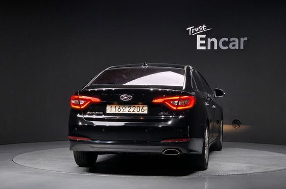 Hyundai Sonata 2.0 Smart — пробег 210 384 км — фото 4 из 5