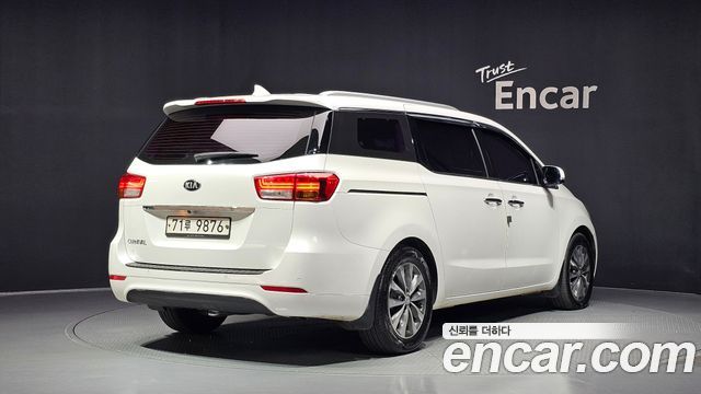 Kia Carnival из Кореи Encar