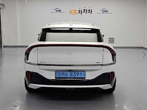 Kia EV6 GT 4WD — пробег 26 178 км — фото 4 из 5
