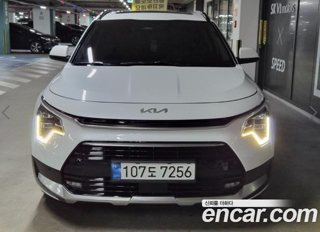 Kia Niro Signature — пробег 72 366 км — фото 2 из 5