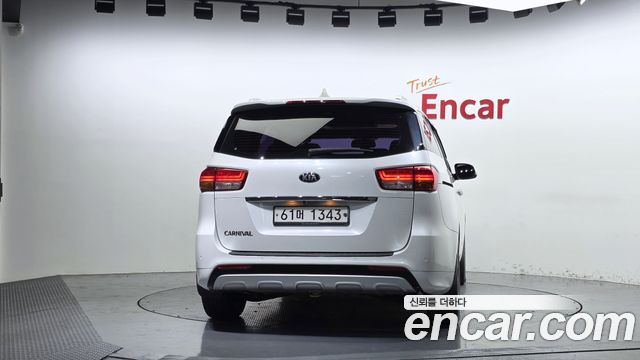 Kia Carnival из Кореи Encar