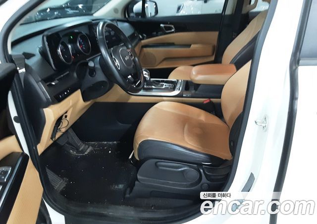 Kia Carnival Diesel 9-Seater Prestige — пробег 111 869 км — фото 4 из 5