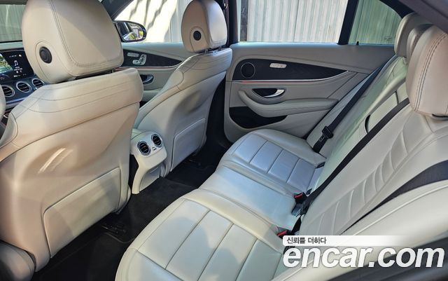 Mercedes-Benz E-Class E220d 4MATIC AMG Line — пробег 44 141 км — фото 2 из 5