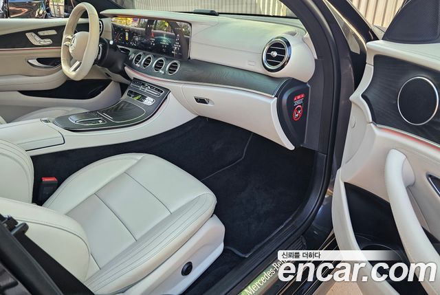 Mercedes-Benz E-Class E220d 4MATIC AMG Line — пробег 44 141 км — фото 3 из 5