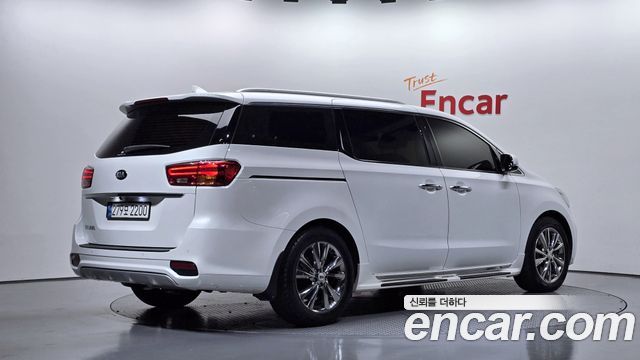 Kia Carnival 9-Seater Prstige — пробег 73 032 км — фото 2 из 5