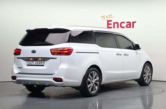 Kia Carnival 9-Seater Noblesse Special — пробег 65 617 км — фото 2 из 5