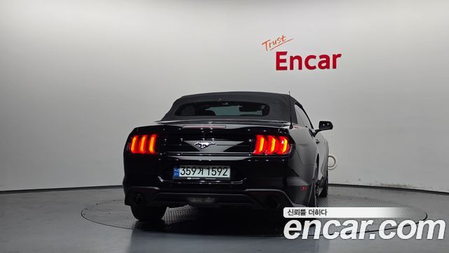 Ford Mustang Convertible — пробег 103 426 км — фото 4 из 5