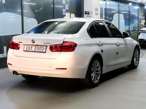 BMW 3-Series 320d xDrive — пробег 61 327 км — фото 4 из 5