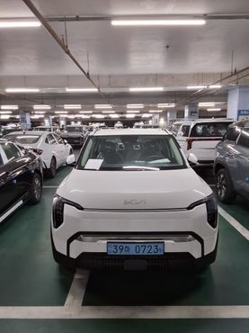 Kia EV3 Long Range 2WD Earth — пробег 7 км — фото 3 из 5