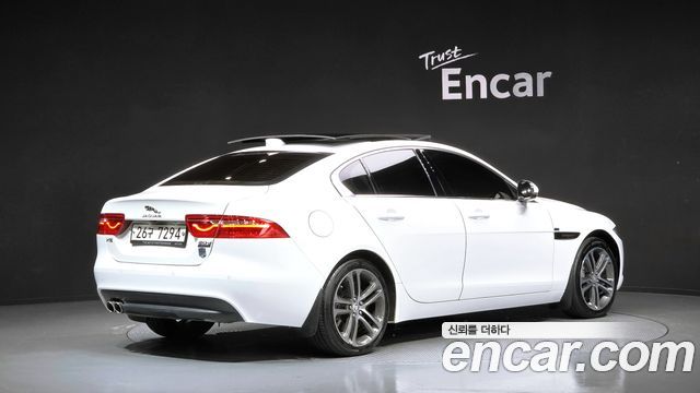 Jaguar XE 20d Perstige AWD — пробег 61 702 км — фото 2 из 5