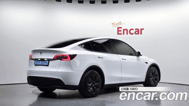 Tesla Model Y Long Range AWD — пробег 114 573 км — фото 2 из 5