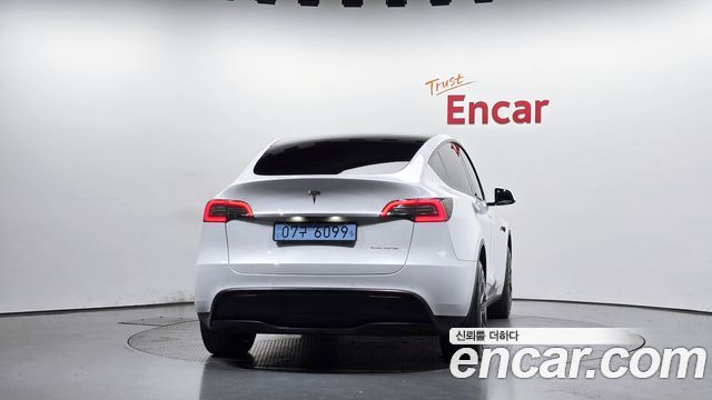 Tesla Model Y Long Range AWD — пробег 114 573 км — фото 4 из 5