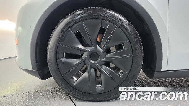 Tesla Model Y Long Range AWD — пробег 114 573 км — фото 5 из 5