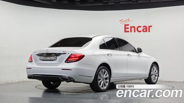 Mercedes-Benz E-Class из Кореи Encar