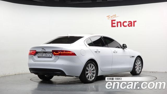 Jaguar XE 20t Prestige — пробег 52 281 км — фото 2 из 5