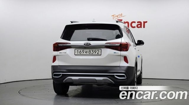 Kia Seltos из Кореи Encar