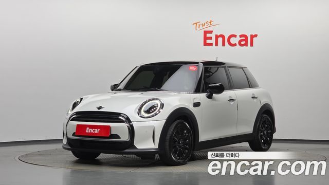 Mini Cooper 5Door Classic Third Generation — пробег 12 246 км — фото 1 из 5