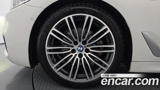 BMW 5-Series 520d xDrive M Sport Package Plus — пробег 68 445 км — фото 5 из 5