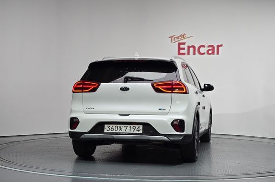 Kia Niro 1.6 HEV Prestige — пробег 130 553 км — фото 4 из 5