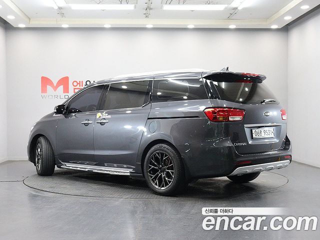 Kia Carnival 9-seater Noblesse — пробег 180 784 км — фото 4 из 5