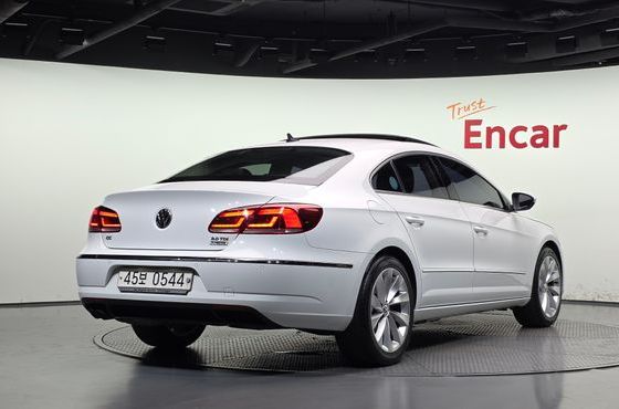 Volkswagen CC 2.0 TDI BlueMotion — пробег 165 023 км — фото 2 из 5