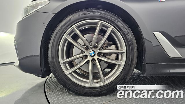 BMW 5-Series 520d xDrive M Sport Package Plus — пробег 140 564 км — фото 5 из 5