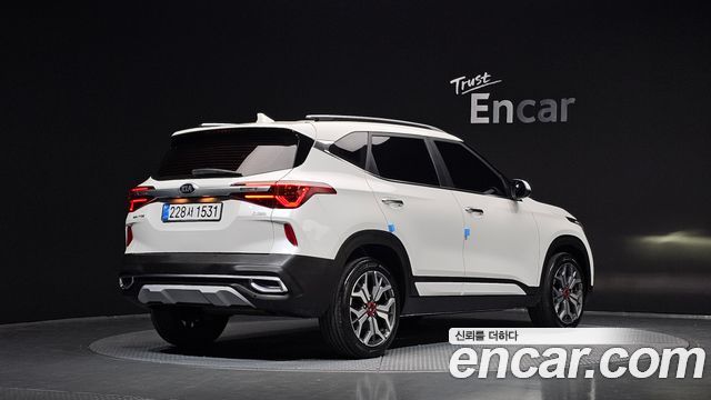 Kia Seltos из Кореи Encar
