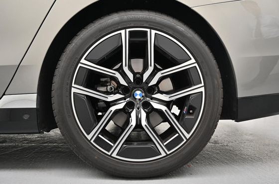 BMW 7-Series 740i xDrive M Sport — пробег 23 541 км — фото 5 из 5