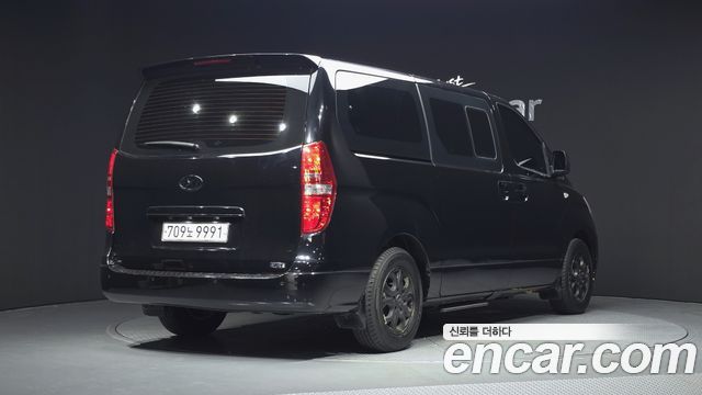 Hyundai Starex 12-Seater Wagon CVX Luxury — пробег 123 438 км — фото 2 из 5