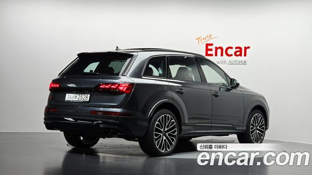 Audi SQ7 4.0 TFSI Quattro — пробег 29 км — фото 2 из 5