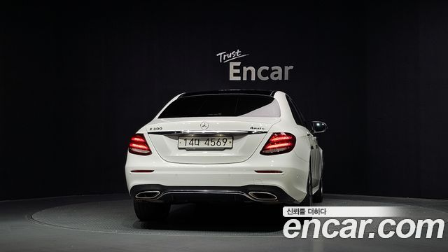 Mercedes-Benz E-Class E300 4MATIC AMG Line — пробег 83 779 км — фото 4 из 5