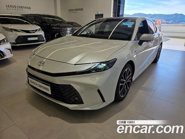 Toyota Camry 2.5 XLE Premium Hybrid — пробег 2 126 км — фото 1 из 5