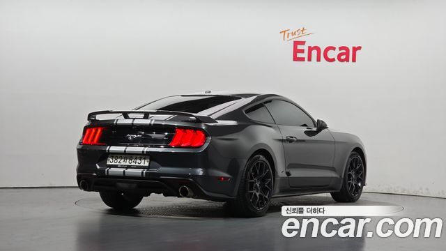 Ford Mustang Coupe — пробег 133 368 км — фото 2 из 5