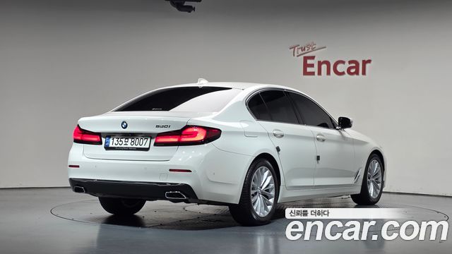BMW 5-Series 520i Luxury — пробег 70 990 км — фото 2 из 5