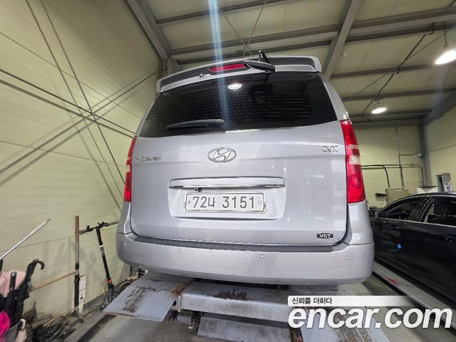 Hyundai Starex 12-Seater Wagon CVX Premium — пробег 172 567 км — фото 2 из 2