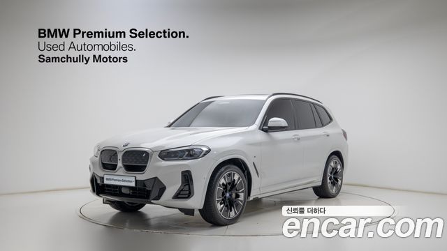 BMW iX3 M Sports — пробег 5 300 км — фото 1 из 5