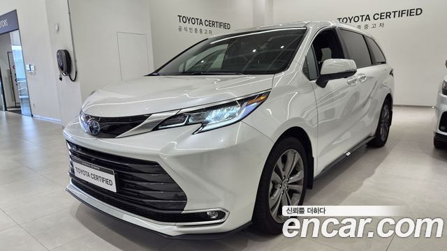 Toyota Sienna 2.5 Hybrid 2WD — пробег 2 343 км — фото 1 из 5