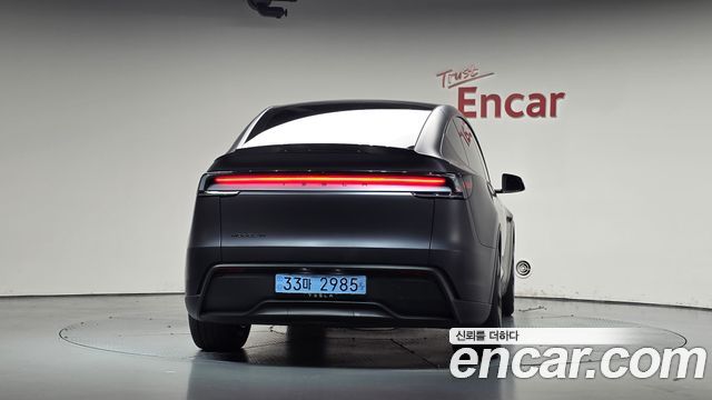 Tesla Model Y L Long Range AWD — пробег 10 007 км — фото 4 из 5