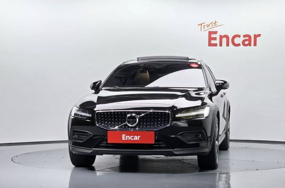 Volvo V60 B5 Pro AWD — пробег 81 545 км — фото 3 из 5