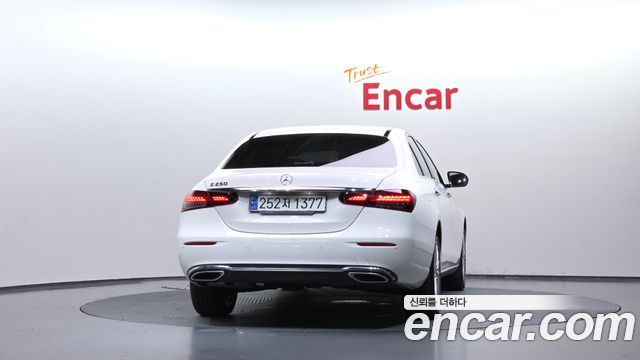 Mercedes-Benz E-Class из Кореи Encar