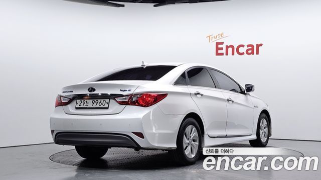 Hyundai Sonata 2.0 Smart — пробег 218 167 км — фото 2 из 5