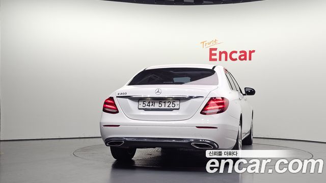 Mercedes-Benz E-Class из Кореи Encar