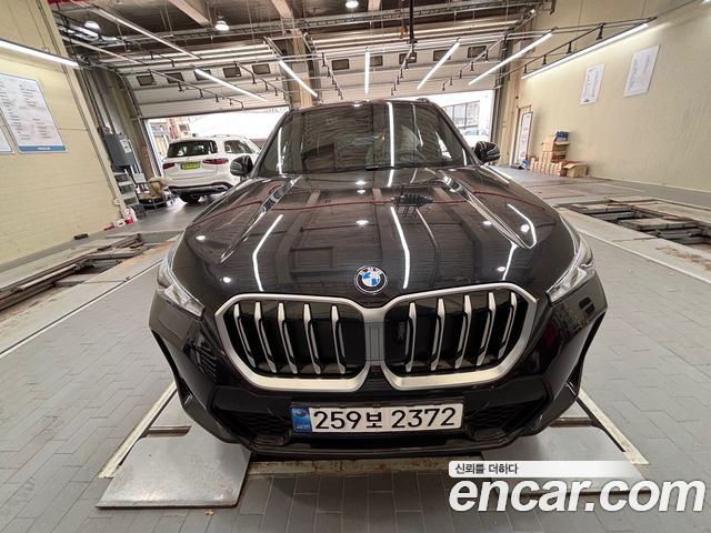 BMW X1 xDrive 20i M Sport — пробег 4 400 км — фото 1 из 5