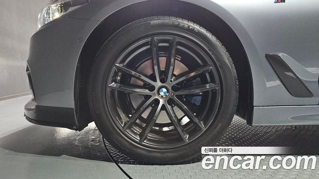 BMW 5-Series 520d xDrive M Sport Package — пробег 107 214 км — фото 5 из 5