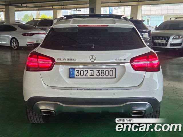 Mercedes-Benz GLA-Class GLA250 4MATIC — пробег 88 366 км — фото 4 из 5