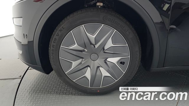 Tesla Model Y L Long Range AWD — пробег 59 км — фото 5 из 5