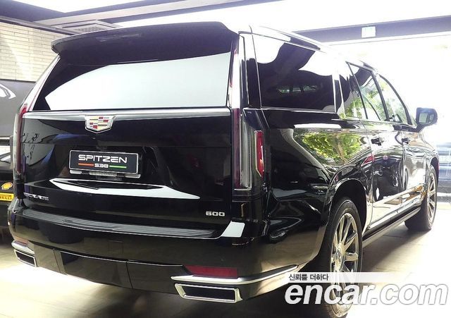 Cadillac Escalade 6.2 ESV ESV Premium Luxury Platinum — пробег 0 км — фото 3 из 5