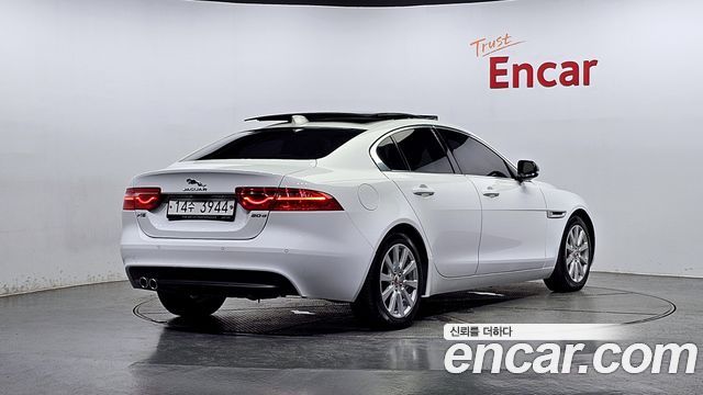 Jaguar XE 20d Prestige — пробег 76 126 км — фото 2 из 5